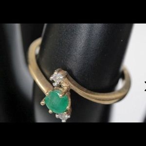 10k gold emerald and diamond ring